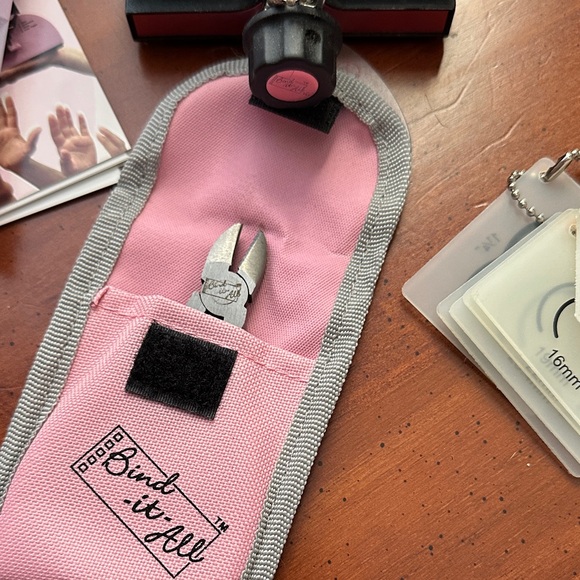 Pink Binding Machine - Picture 11 of 13